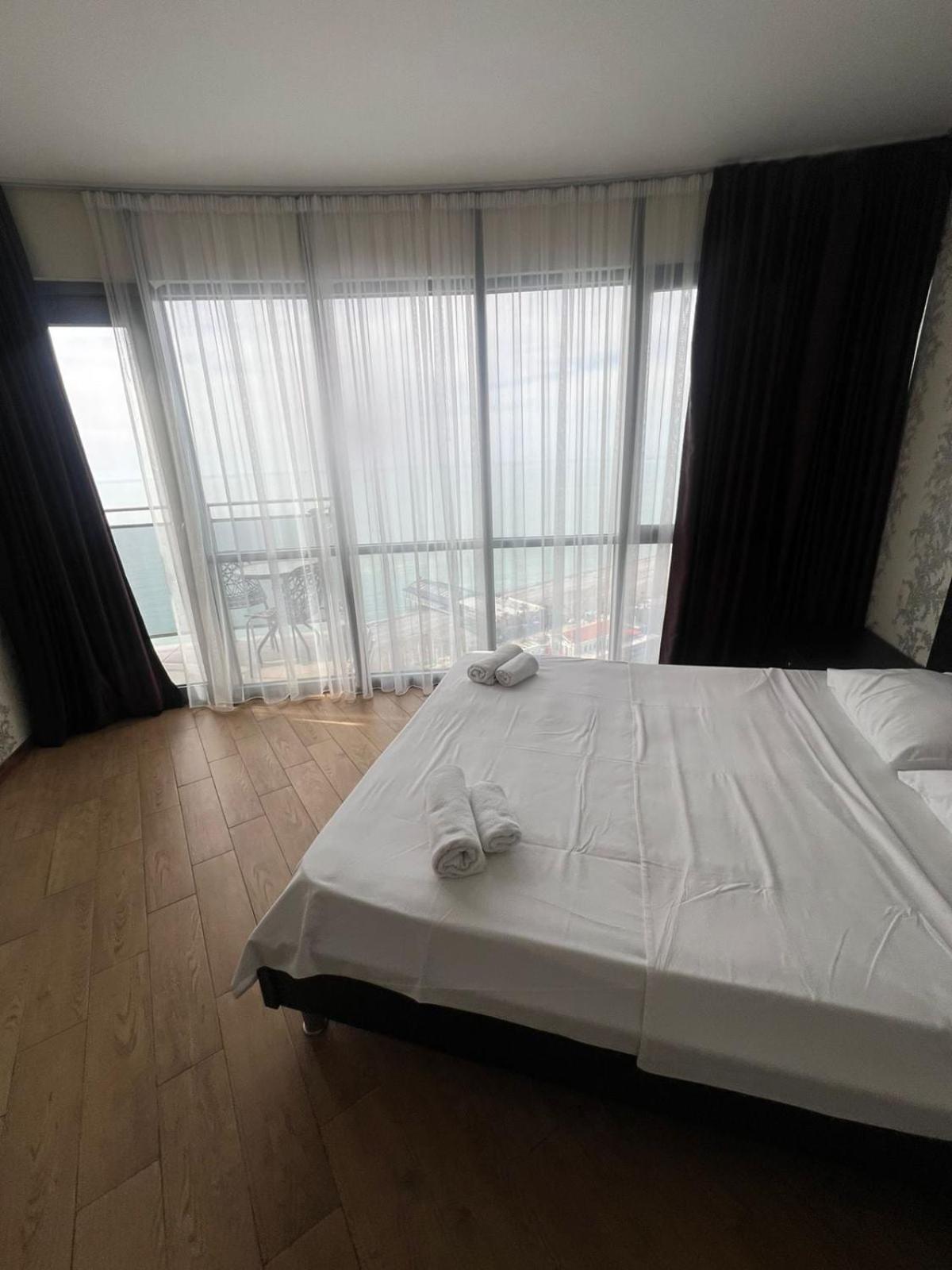 Seaview Panoramic Apartments Orbi Sea Towers Batumi Exterior foto